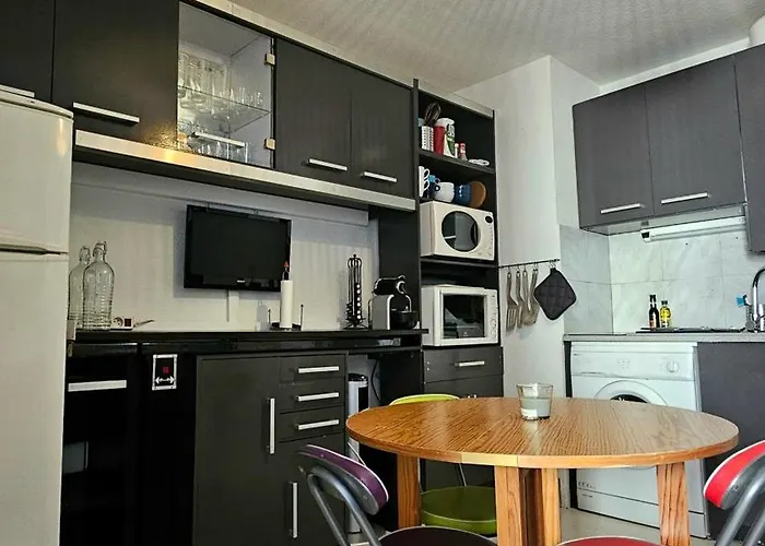 Cozy Beachside For 4 With Wifi In Cap D'agde Διαμέρισμα